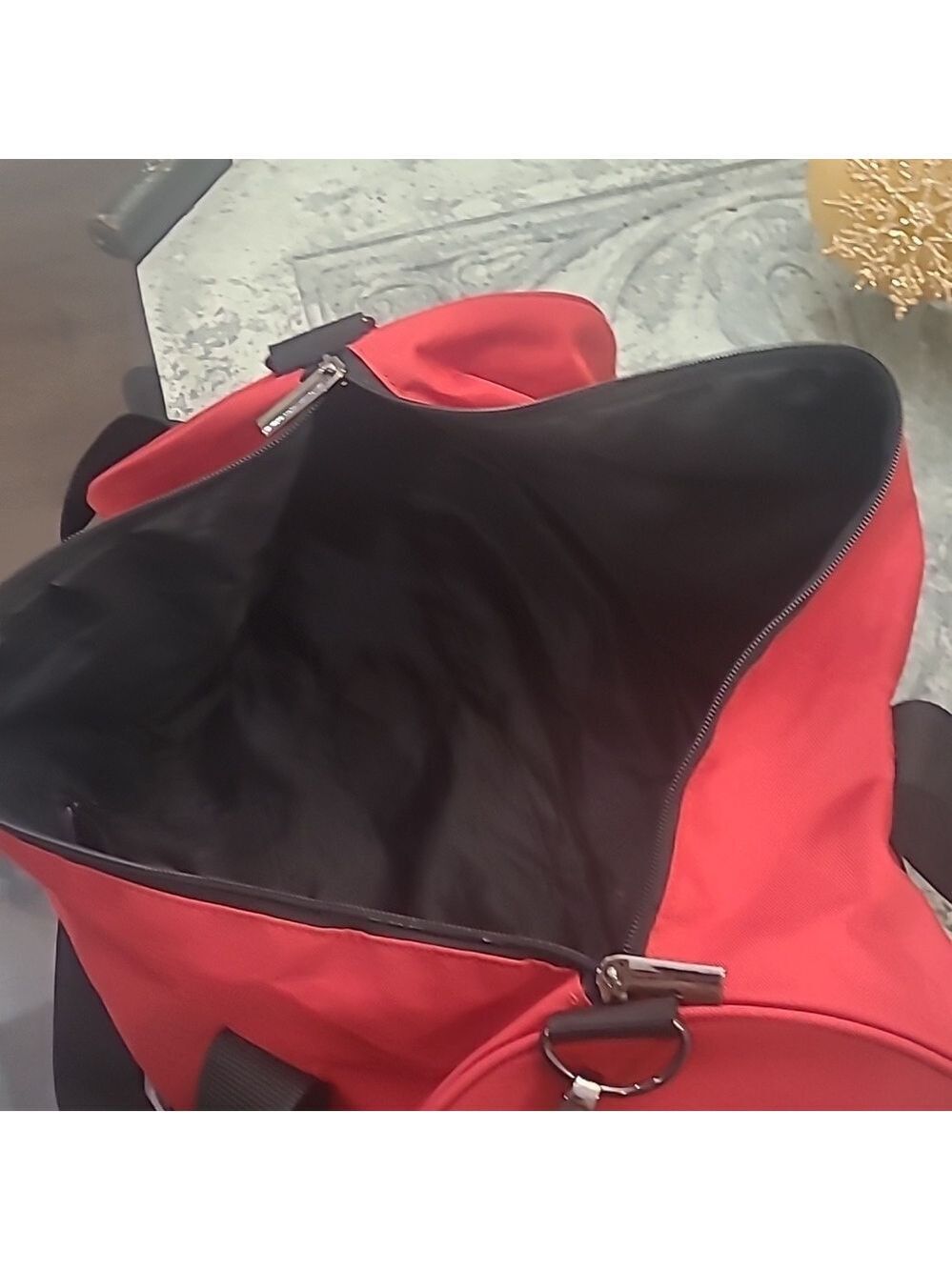 Hugo Boss Parfums Red Duffle Bag Travel Gym Handbag Black handles like new - Picture 6 of 10